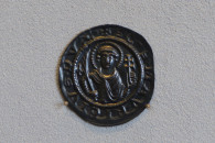 Bode-Museum — 21: Brakteaten mit Darstellung des Heiligen Mauritius (Moritz), Münzstätte Halle?