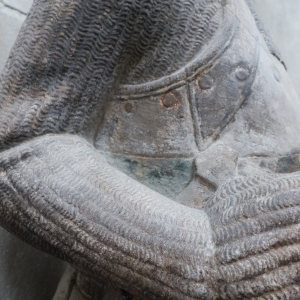 Dom zu Magdeburg St. Mauritius und Katharina — 44: Saint Mauritius detail right arm and torso