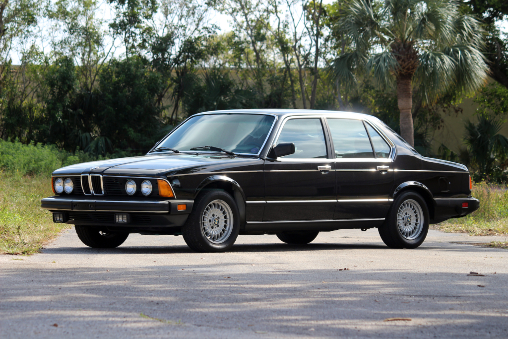 The Cars of Iain Banks: The Crow Road — BMW 7 Series 735i E23, 1985