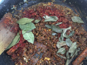 Rotwild Curry — 4: frying everything