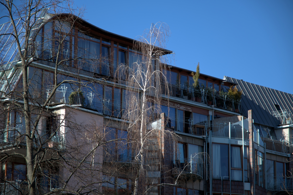 Württembergische Str. — 2