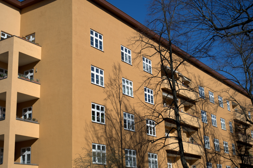 Württembergische Str. — 3